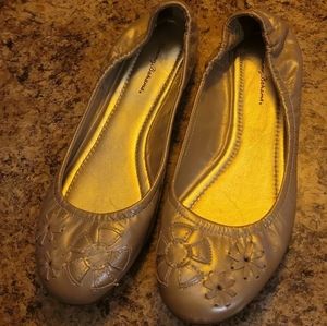 Womans Tommy Bahamas Gold Ballerina Flats Shoes Sz 8 M